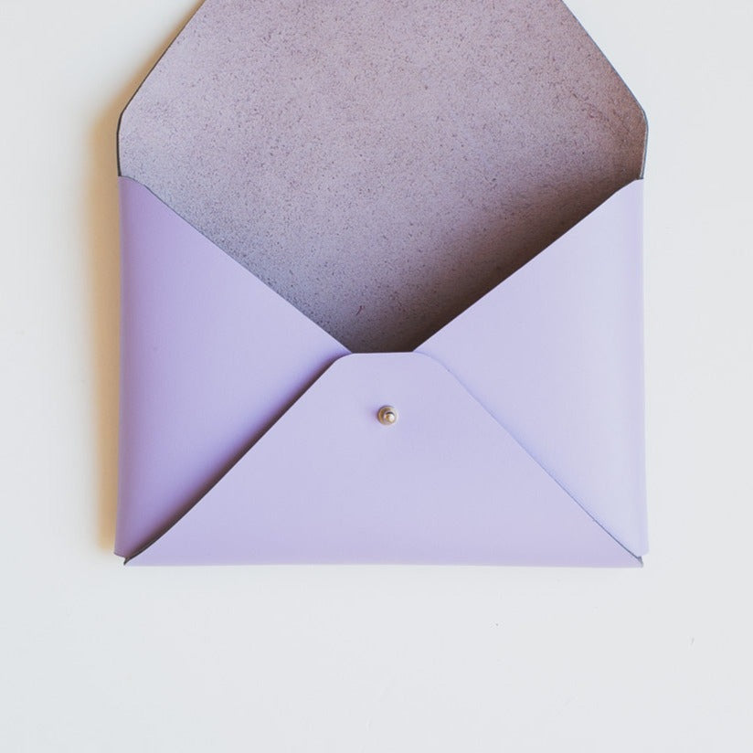 cartera de cuero lila