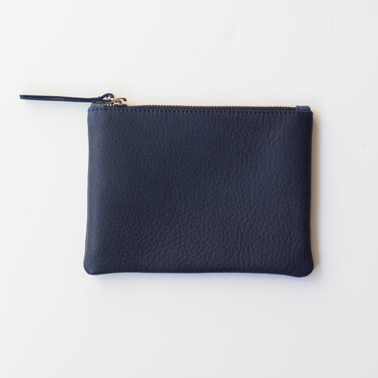 Cartera de cuero azul marino