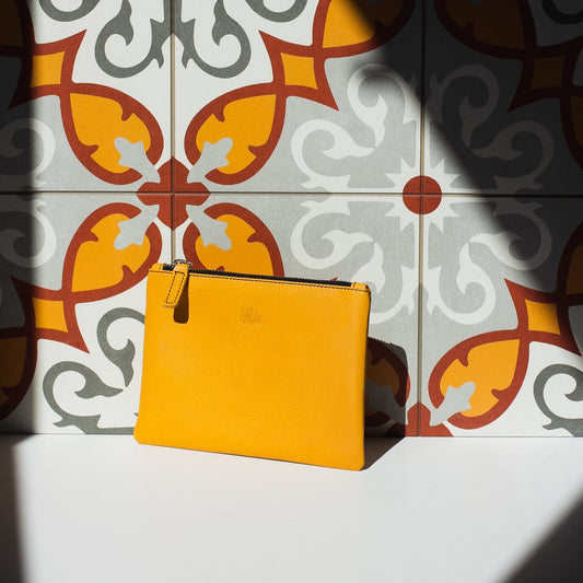 Cartera de cuero amarilla