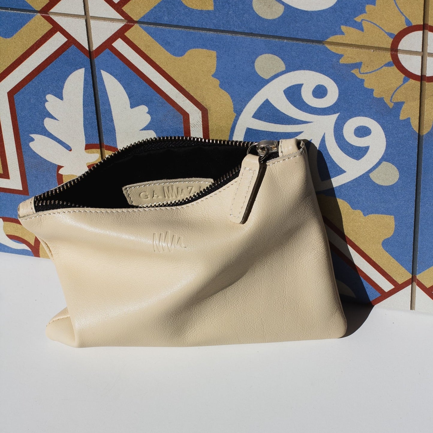 Cartera de cuero cruda