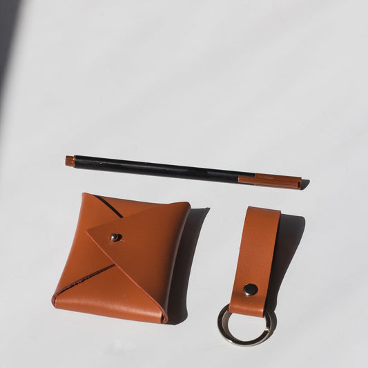 Pack sobre y llavero camel