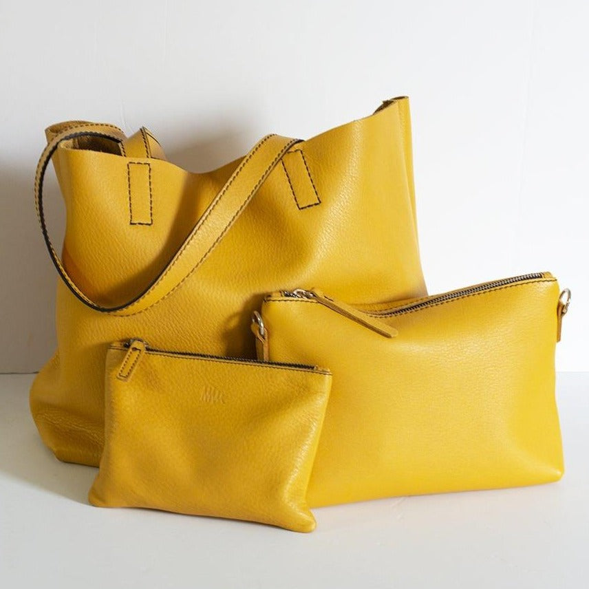 Cartera de cuero amarilla