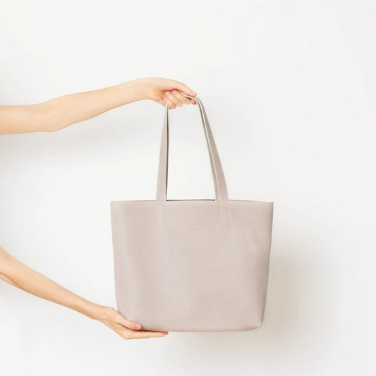 Tote de cuero en color taupé