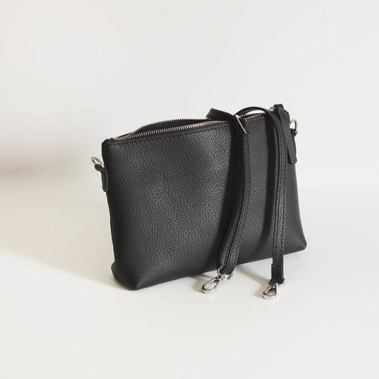 Pouch con asas de cuero negro
